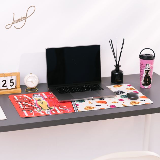 Emily in Paris滑鼠墊